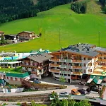 Hotel Wellness- Und Egger 4*