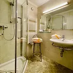 ホテル Wellness- Und Egger 4*