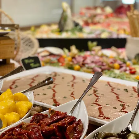 Szálloda Wellness- Und Egger 4*