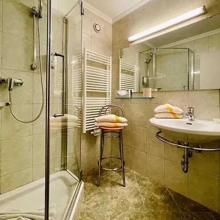 Ξενοδοχείο Wellness- Und Egger 4*